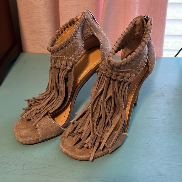 Chinese laundry. Fringe Heels as seen on Jessie James Decker - Picture 4 of 7